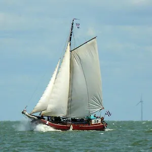 Bateau-hôtel Sudermar